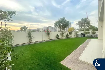 Exclusive | Large Corner Plot | Single Row