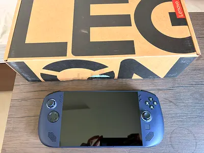 Lenovo Legion Go S (Z1 Extreme / 32GB RAM / 1TB SSD / SteamOS) - Almost New with Box