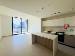 Island kitchen l Prime location l Ready to move