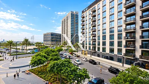 EXPANSIVE LAYOUT | PRIME ADDRESS | BEST PRICE