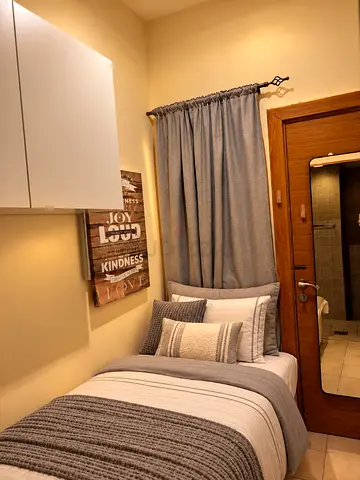 COZY MASTER ROOM WITH PRIVATE ENTRANCE IN VILLA | JVC | ALL BILLS INCLUDED