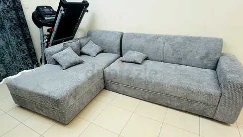 Grey L-Shaped Sofa – Excellent Condition
