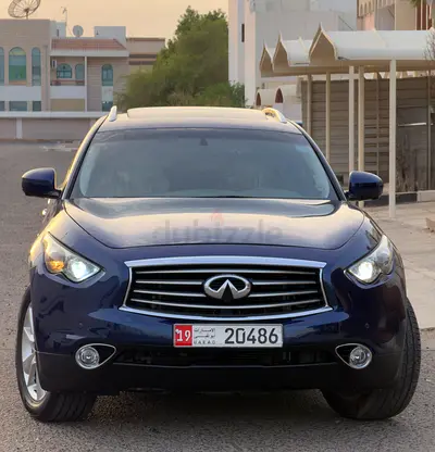 2016 Infiniti QX70 Luxury GCC Specs