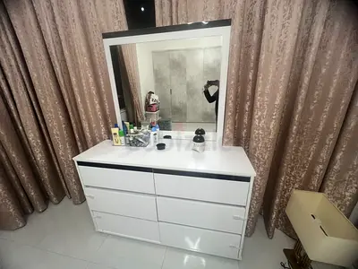 White 6-Drawer Dresser with Mirror — Good Condition