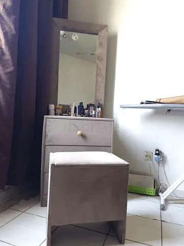 Dressing table