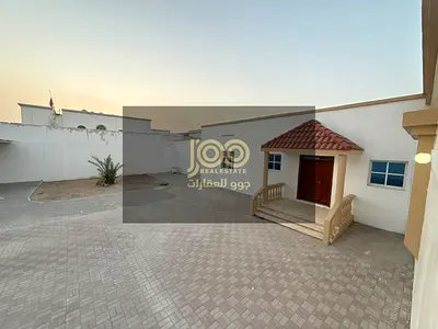🏡 للبيع فيلتان على أرض واحدة في الرملة الجديدة – أم القيوين | السعر 2,400,000 درهم