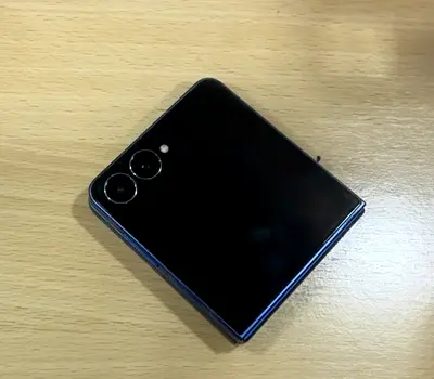 Classifieds: Samsung Flip 7, Blue w/2 Yr Samsung.Care Plus | dubizzle Dubai