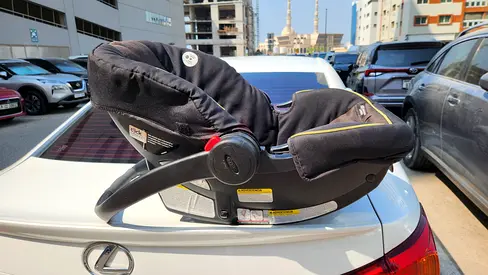 Graco Infant Car Seat - Rear-Facing Carrier, Good Condition