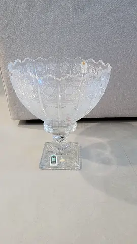 Vintage Avitra Hand-Cut 24% Lead Crystal Pedestal Centerpiece Punch Bowl Poland 30cm
