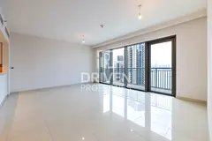 Panoramic Burj Khalifa and Sea View | Spacious Apt