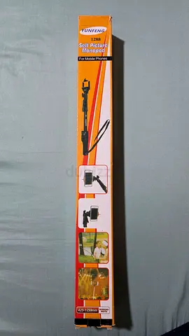 Yunfeng - Self Picture Monpod with telescopic selfie stick with remote (new in box)