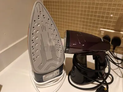 Philips Steam Iron - Good Working Condition