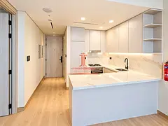 SKYLINE VIEWS I OPEN KITCHEN I SPACIOUS LAYOUT