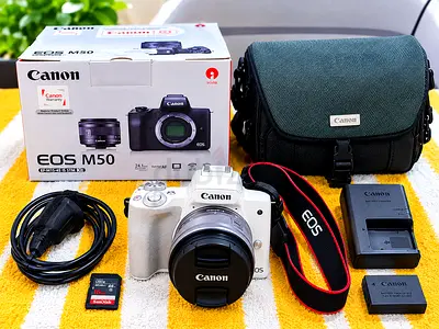 Canon EOS M50 Mirrorless Camera – Complete Set