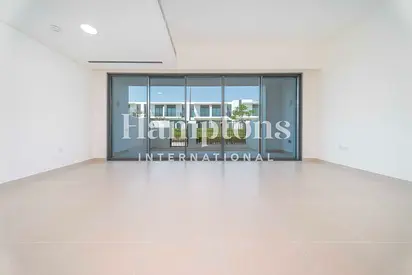 SINGLE ROW | READY TO MOVE | SPACIOUS