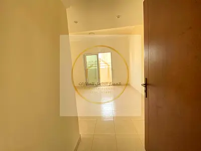 شقة غرفة وصالة للايجار السنوي في منطقة القليعة الشارقة أول ساكن بلكونة اطلالة مفتوحة مساحه واسعة تشطيب سوبر ديلوكس موقع استراتيجي