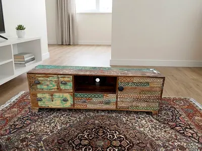 Modern Solid Wood TV Unit

Modern TV unit made from original solid wood, combining strength and sty