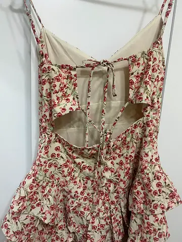 Lightweight floral summer dress, size unknown — good conditionn