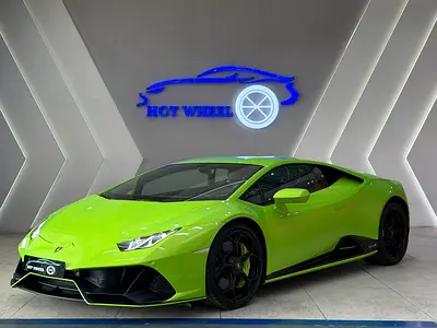 2024 - Lamborghini Huracan Evo - V10 low mileage for 888,000.00 AED