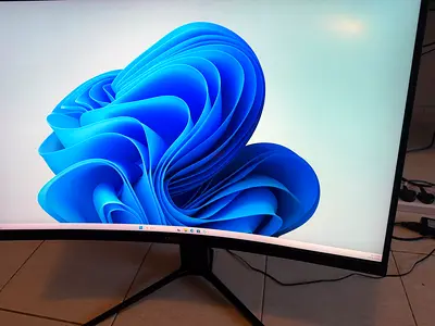 32-inch Msi Curved 165hz 4k - 320hz full hd
