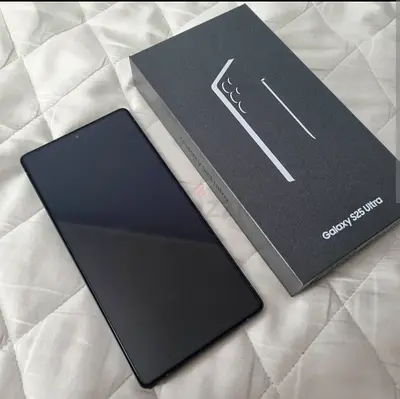 Samsung Galaxy S25 Ultra with Box - 1 Month Old Just As Box Piece Condition