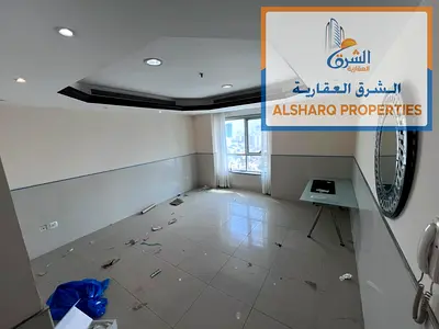 Gym, swimming pool, and free parking – sea view – master bedroom – built-in wardrobes – central air conditioning – maintenance covered by the landlord