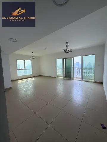 Al Majaz 1, Sharjah: 3 bedrooms + living room. Air conditioning provided by the landlord, free park