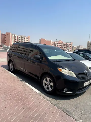 2015 Toyota Sienna SE American Specs