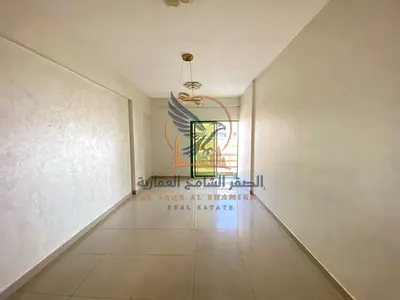 3 غرف وصاله مع بلكونه باطلاله مفتوحه في موقع مميز بتشطيب لوكس