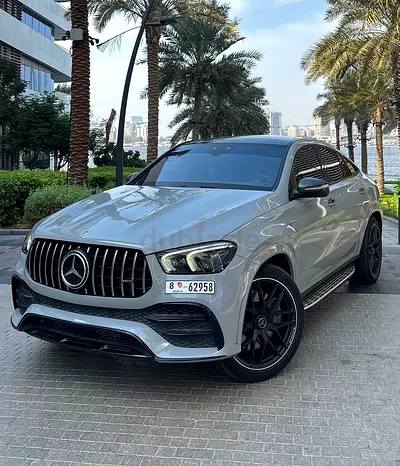 GCC - No Accidents - Under Warranty - Carbon fiber package