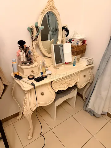 Vintage cream ornate dressing table with mirror - good condition