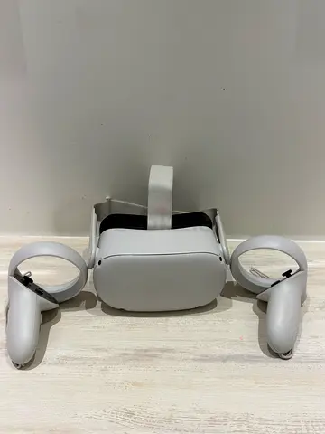 Meta Quest 2 VR Headset with Controllers (White) - Good Condition