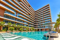 Pool View | Luxury | Building Expert