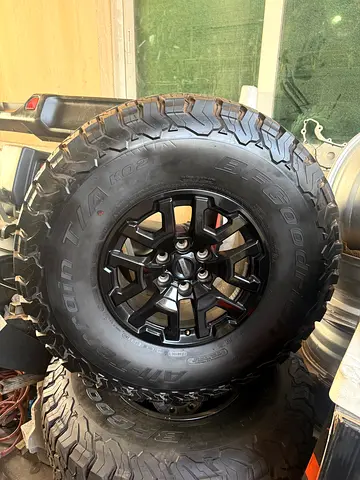 Ford bronco raptor 2024 rims and tires brand new original set of 5