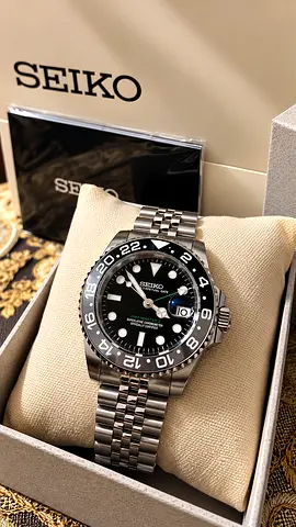 "AUTOMATIC SEIKO MOD "BRUCE WAYNE