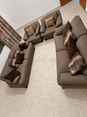 2 pcs 1 setters 2 pcs 2 setter brown fabric sofa set with cushions - good condition