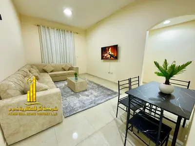✨ أفخم شقة غرفة وصالة للإيجار الشهري في الراشدية 3 خلف الاتحاد سنتر وبالقرب من كورنيش عجمان✨  غرفة وصالة مفروش بالكامل بمساحة واسعة وتصميم راقٍ 🔹 موق