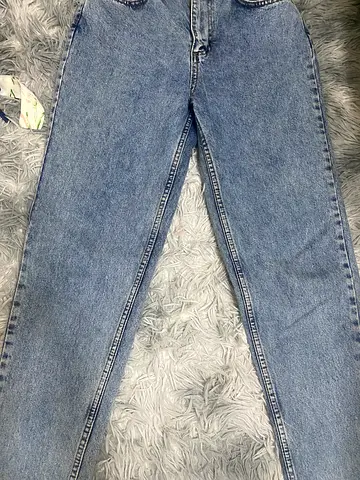 Light wash women's high-waist straight jeans - gently used