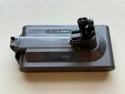 Dyson V10 battery