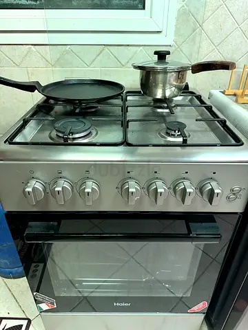 Haier 4-Burner Gas Cooker with Oven - Good Working Condition