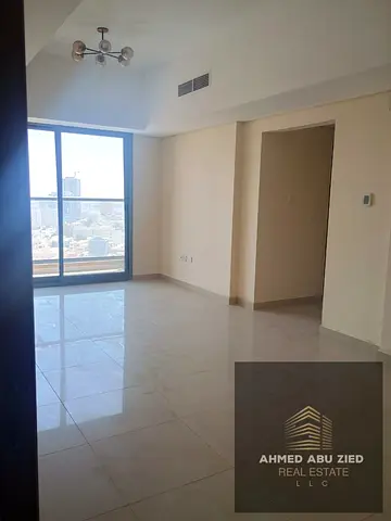 فرصة مميزة شقة غرفتين وصالة في برج النعيمية ون، طابق عالٍ بإطلالة مفتوحة، غرفة ماستر، حمامان، مطبخ واسع، تكييف مركزي وباركن خاص. الإيجار 45 ألف،