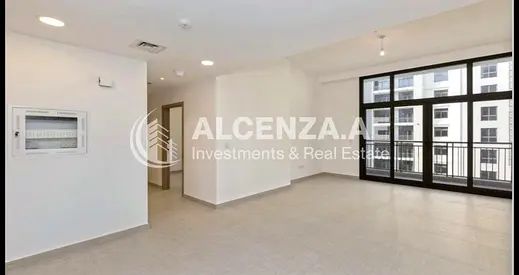 Pool View | Bright and Spacious | Rented