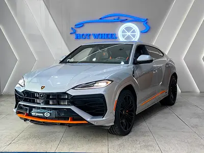 2025 - Lamborghini Urus SE Perfect inside and out for 999,000.00 AED