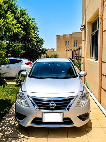 Nissan Versa SV 2019 American Specs