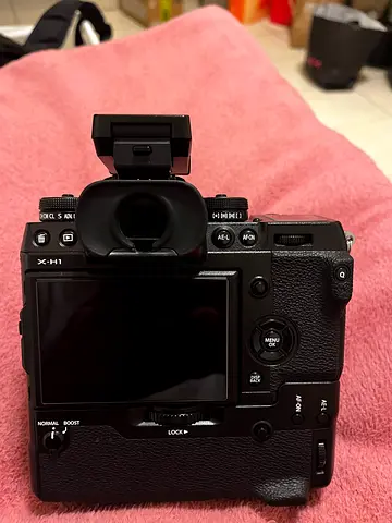 Fujifilm X-H1 mirrorless camera body - well maintained with lens