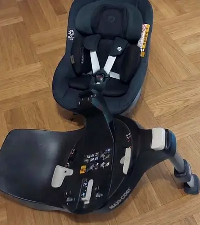 Maxi cosi pearl 360 rotating with base