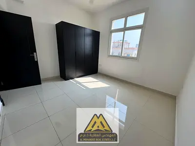First occupant | 3 bathrooms | Built-in wardrobes in all rooms | Balcony with an open view | Centra