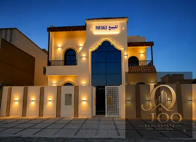 فيلا فاخرة للبيع في الياسمين – عجمان | أول ساكن بواجهة حجر طبيعي بالكامل، 4 غرف ماستر وصالتين وتصميم أرضي وأول وروف بسعر مميز