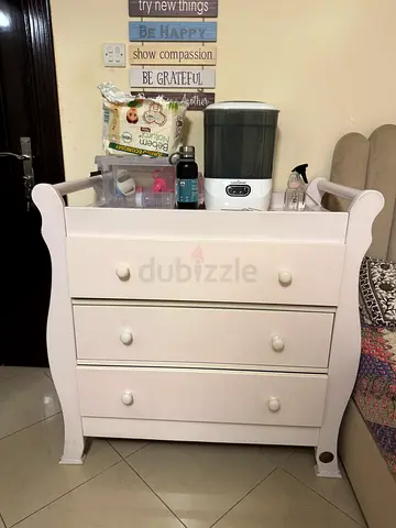 Heavy wood Chest of drawers