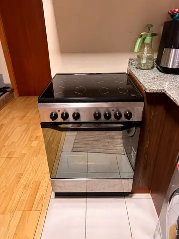 Indesit Electric ceramic oven - Perfect condition
